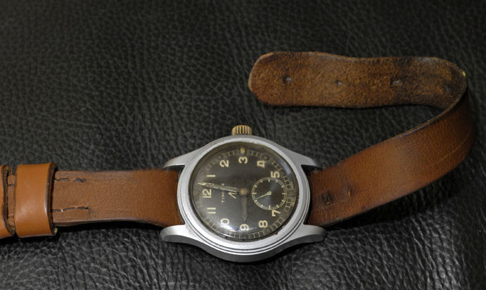 Name:  810094d1346638456-would-love-see-some-your-ww1-ww2-watches-how-you-dress-them-timor-leather5-cop.jpg
Views: 295
Size:  87.5 KB